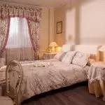 Provence Slaapkamer Versiering: Wenke vir die keuse van kleur gammut, meubels en versiering
