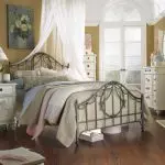 Provence Bedroom Decoration: Ábendingar um val á litasviði, húsgögn og skraut