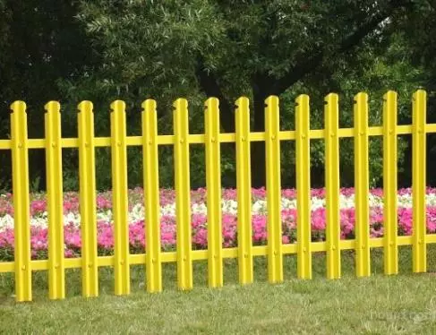 Pintura da cerca. Que cor e como pintar a cerca no país?
