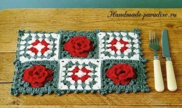 Floral crochet motifs nrog schemes