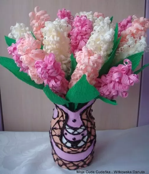 ಸುಕ್ಕುಗಟ್ಟಿದ ಕಾಗದದಿಂದ hyacinths. ಮಾಸ್ಟರ್ ವರ್ಗ