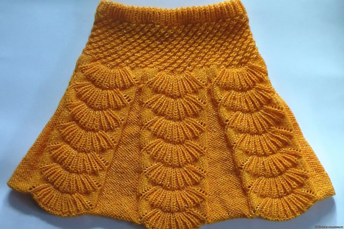 Alsati Screeds dengan Jarum Knitting: Video dengan Skim untuk Merajut Skirt