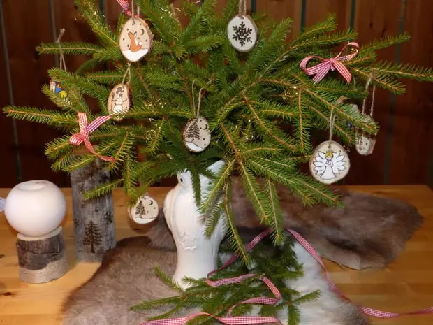 Коледни елхи декорации го правят сами