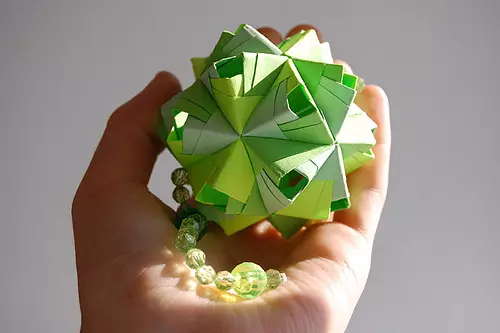Орігамі зірка з паперу: як зробити об'ємну фігуру зі схемами і відео
