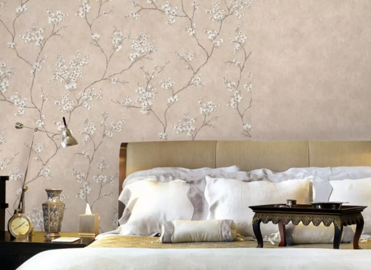 Wéi Dir mat Sakura Wallpaper am Interieur vu verschiddene Raim uwenden