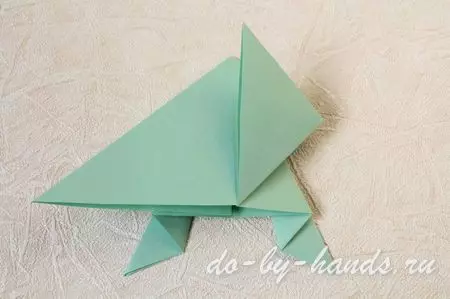 Оригами жаба хартија за деца: Шема со фотографии и видео со занаети