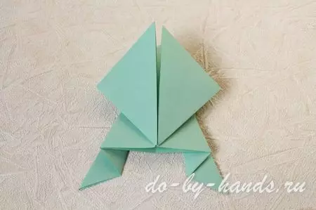 Kertas katak origami untuk anak-anak: Skema dengan foto dan video dengan kerajinan