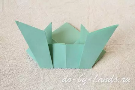 Páipéar frog origami do leanaí: Scéim le grianghraif agus físeán ag ceardaíocht