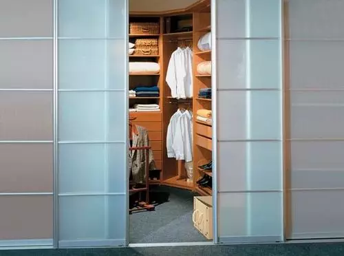 Sliding doors for dressing room with your own hands