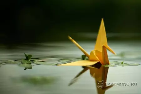 Origami Zhuravlik از کاغذ با دست خود را: طرح با عکس و ویدئو