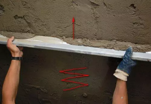 Hvordan gips veggene med sementmørtel?