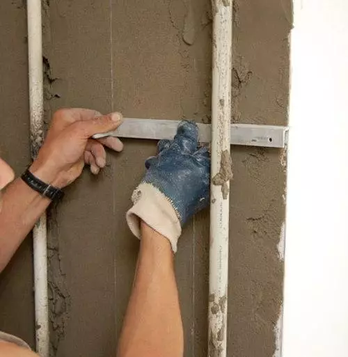 セメントモルタルで壁を石膏する方法は？