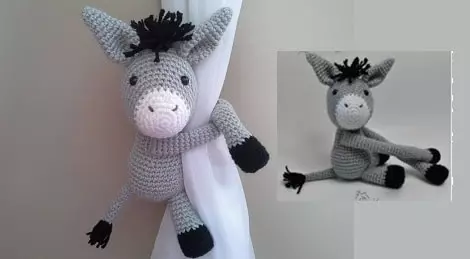 Knitted Donkey - Pickup alang sa mga kurtina sa usa ka nursery