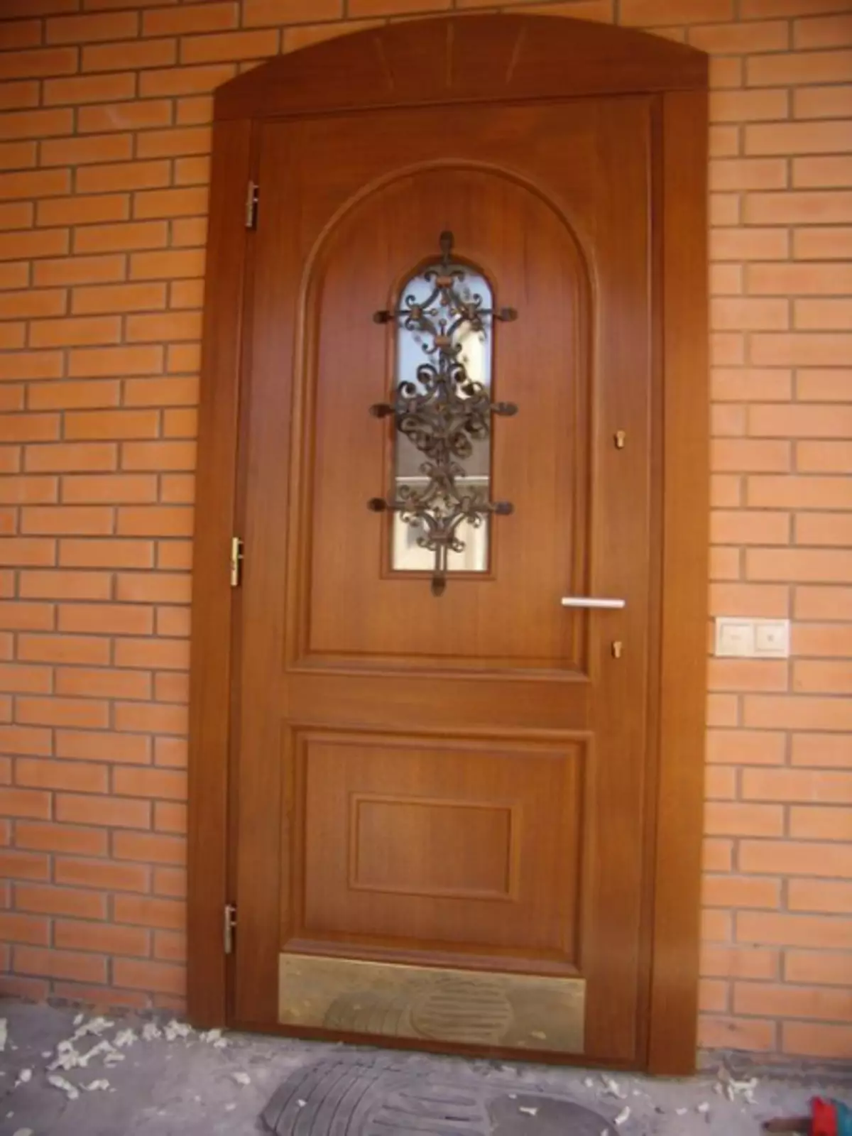 Cum de a determina calitatea ușilor de intrare?