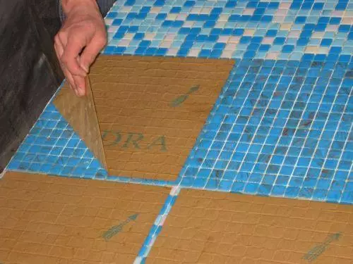 Tembok hiasan sareng mozaik. Metode nerapkeun Mosaic dina témbok