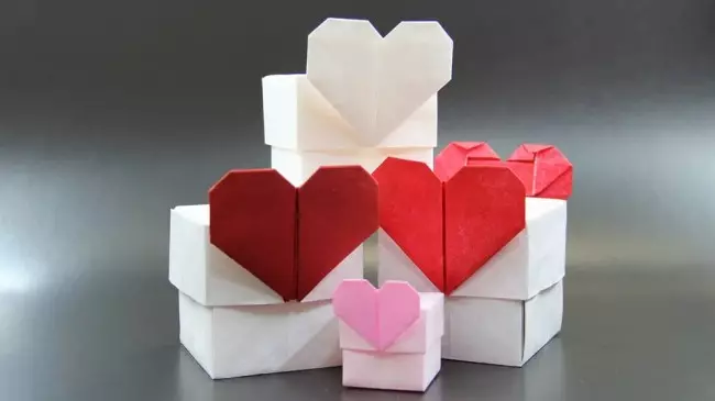 Origami పేపర్ బాక్స్ ఒక మూత మరియు ఒక ఆశ్చర్యం మిమ్మల్ని మీరు చేస్తాను