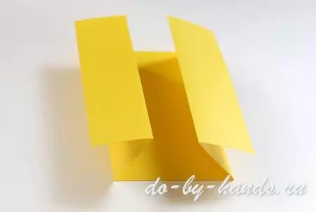 Оригами цаасны хайрцаг үүнийг таг, гэнэтийн зүйлээр өөрөө хий