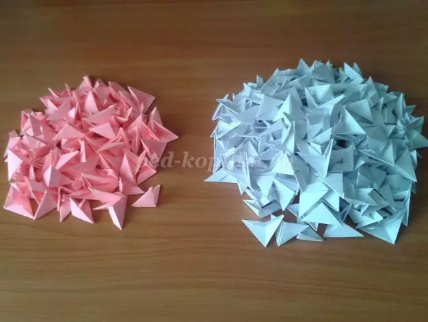 Origami moduluetako eskulanak: animalia handiak eta zisztua MK eta bideoarekin