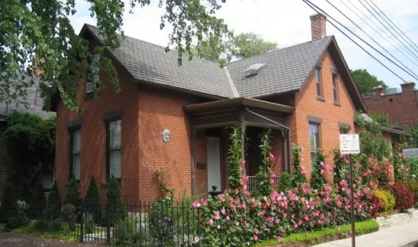 Stock Shtëpitë e tullave dhe cottages - zgjidhni fasadën