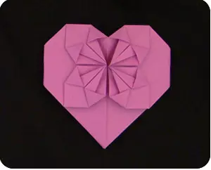 Origami fora de diners: camisa amb corbata i flors amb un diagrama i un vídeo