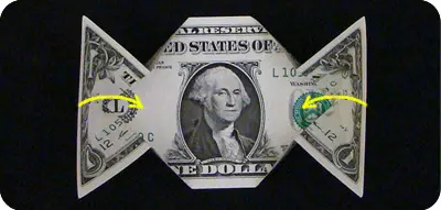 Origami fora de diners: camisa amb corbata i flors amb un diagrama i un vídeo