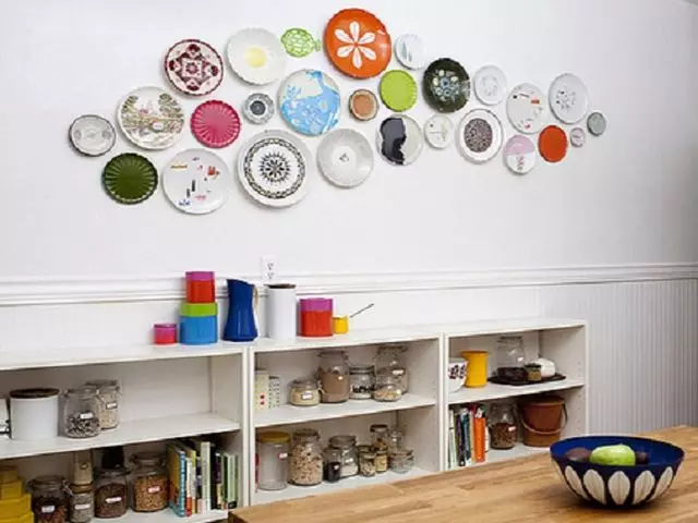 Decorative plates on the wall do it yourself