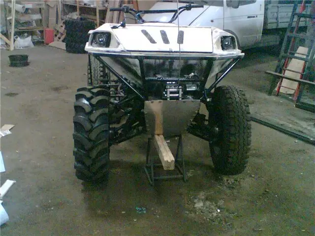 Аз дучархаи 4x4 дар асоси OKA