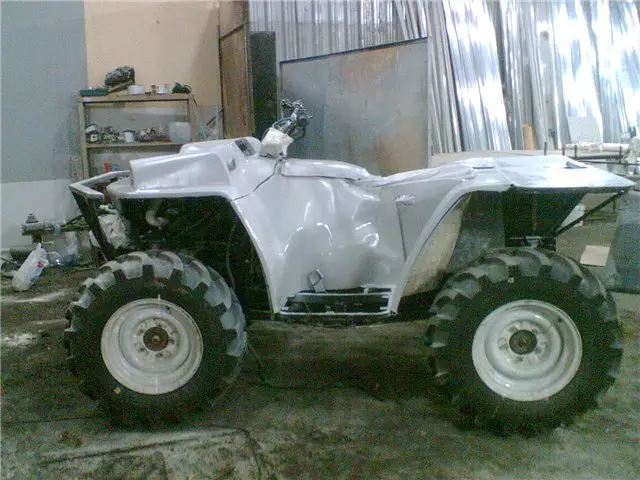 Quad Bike 4x4 miorina amin'ny Oka