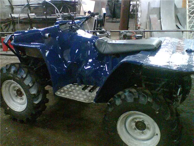 Quad Bike 4x4 miorina amin'ny Oka