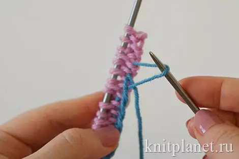 Elastic set of hooks for circular crochet and knitting needles