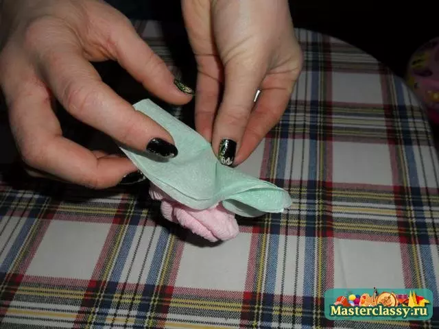 Skema Origami dari Napkins di Meja: Master Class dengan foto dan video