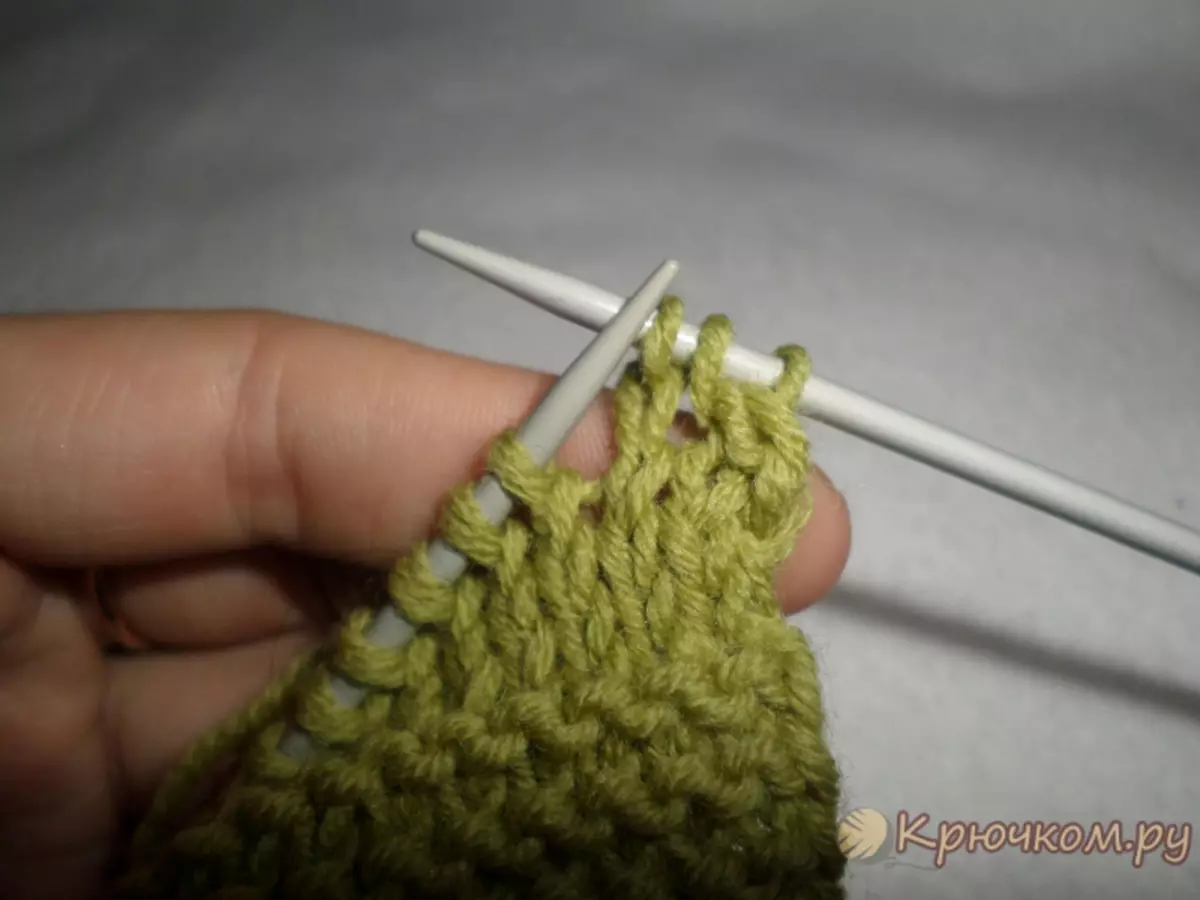 Elastic closure of loops with knitting with photos and video