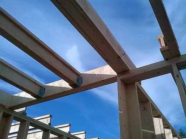 Rahmenhaus mit deinen eigenen Händen: Foto von Baustufen