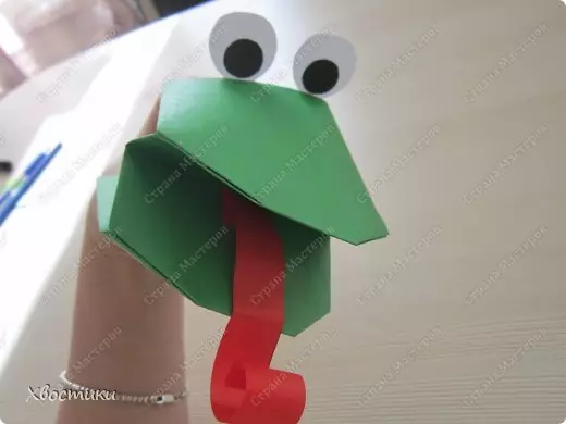 Як зробити жабу з паперу, яка стрибає: схема з фото і відео