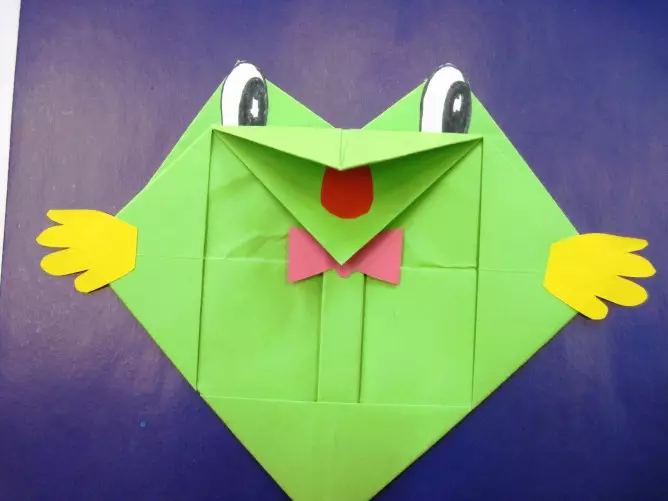 ジャンプする紙のカエルを作る方法：写真とビデオのスキーム