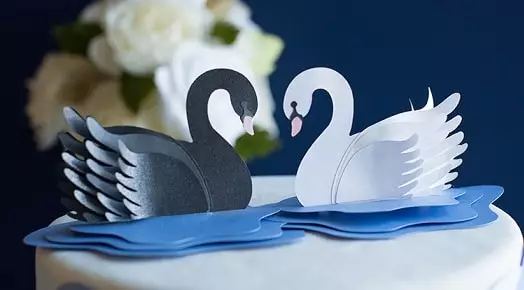 Cisnes de papel para pastel de bodas