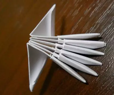 Jak udělat labuť papíru: jednoduchá verze origami s fotkami a videa