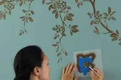 Com fer plantilles de plantilla per pintar parets?