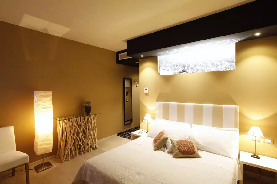 Създайте дизайн за малка спалня от 11 квадратни метра. M: разширяване на функционалността