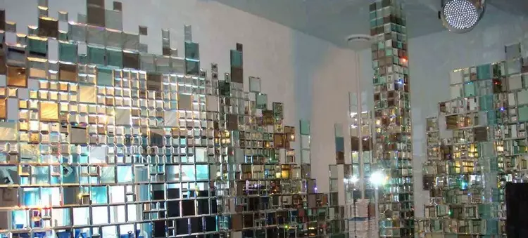Огледални плочки в модерен интериор: преглед на оригинални проекти със снимки
