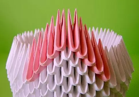 Ordninger af modulær origami til begyndere: påfugl, drage og kat