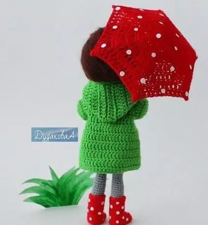 Knit amigurum bábika dáždnik