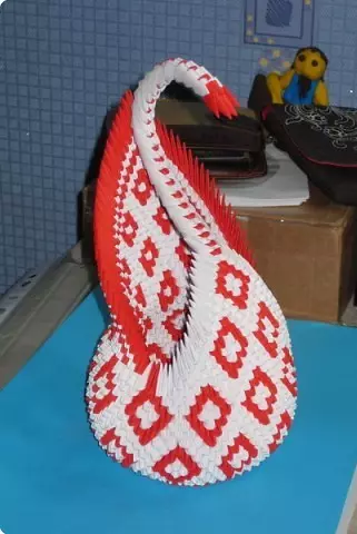 Origami ya kawaida: Swan kwa Kompyuta, mchoro na video
