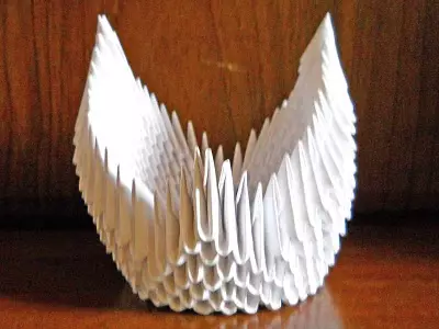 Origami కోసం ఒక మాడ్యూల్ హౌ టు మేక్: స్వాన్ వీడియో ఫాస్ట్ మరియు సులభంగా పథకం ప్రకారం