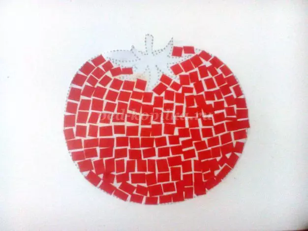 Papierová mozaika s vlastnými rukami na lepenky pre deti