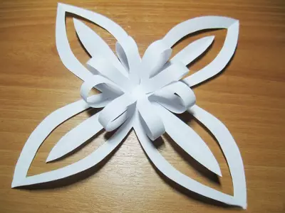 Grandaj Paperaj Snowflakes: Cutout Skemoj kaj Ŝablonoj