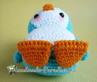 Chidole cha Crochet. Penguin amigrumi