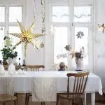 Hoe maklik en stylvol versier die huis vir wintervakansies?