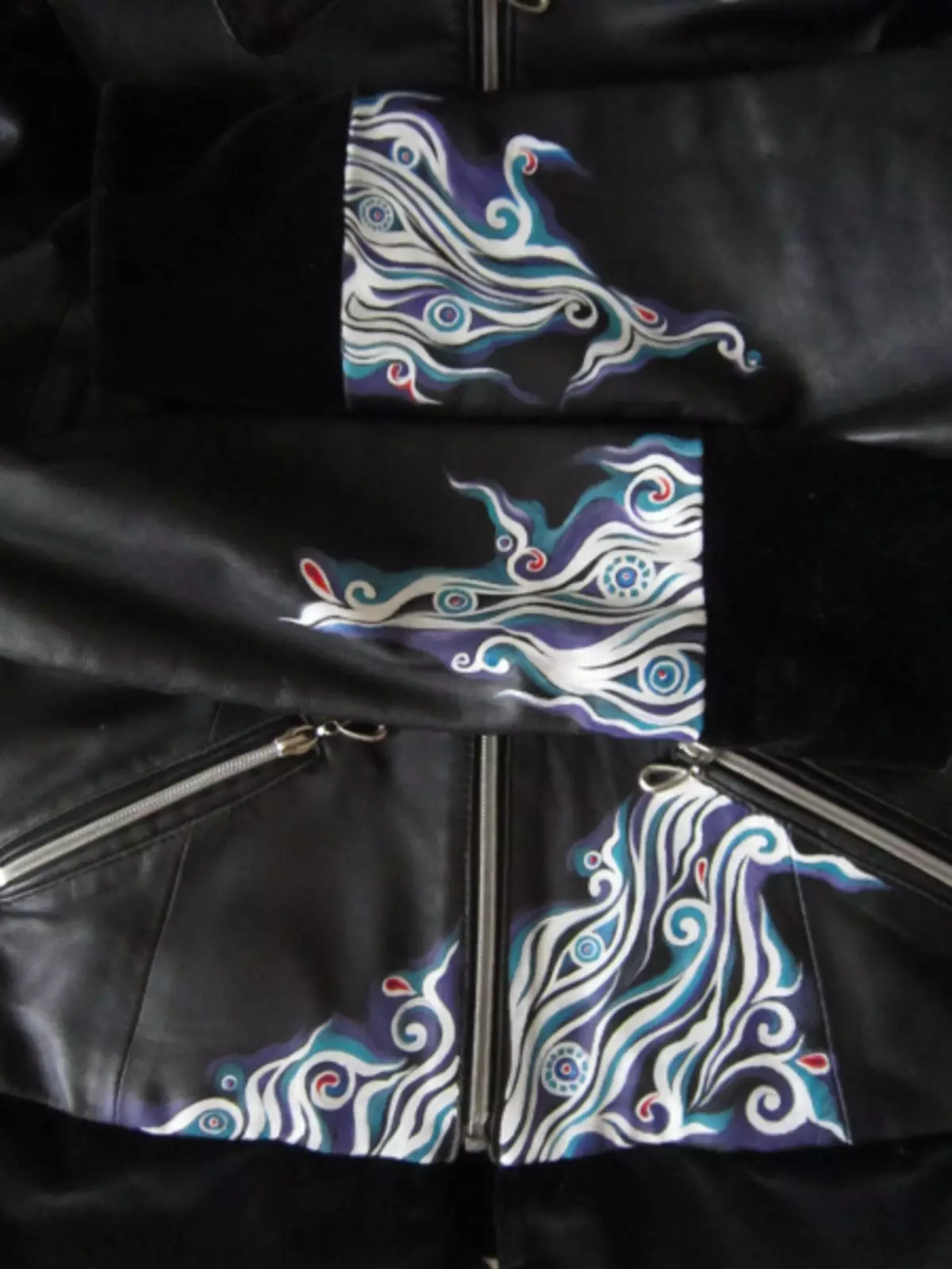 ایک پرانے چمڑے کی جیکٹ کی تبدیلی - ایکریویل پینٹ پینٹنگ پر ماسٹر کلاس
