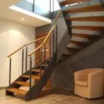 Caractéristiques des escaliers à vis: types et avantages [options pour tous les goûts et portefeuille]